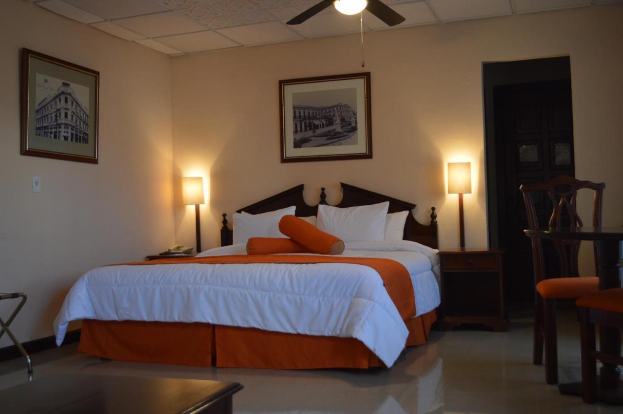 Royal Palace 3*