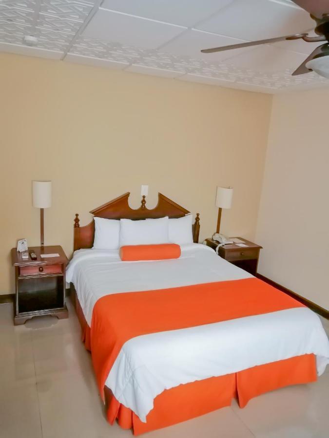 Royal Palace 3*