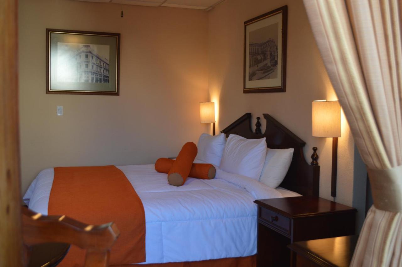 Royal Palace 3*